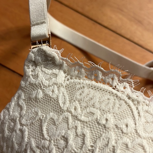 BOGO FREE ALL ITEMS Aerie NWOT 34 D Real Power Plunge off white lace push-up - Picture 12 of 12